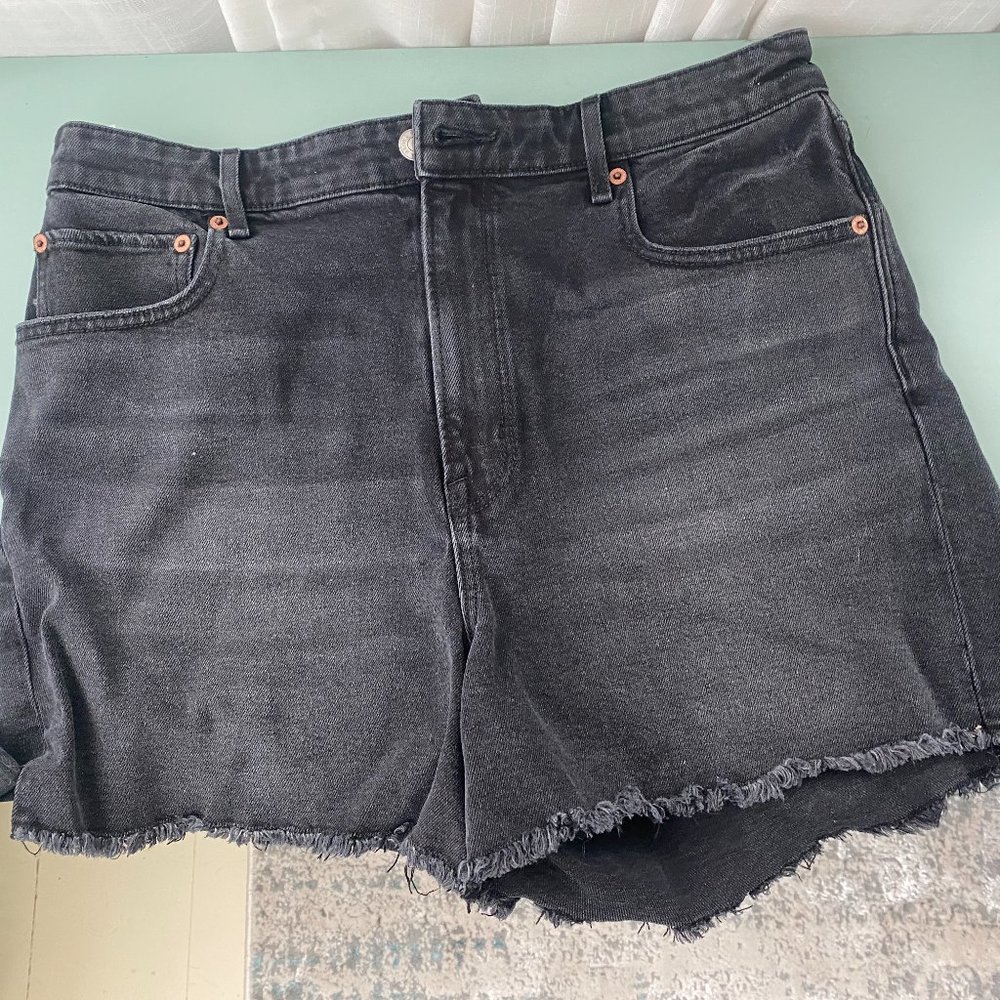 NWT American Eagle high rise boyfriend short